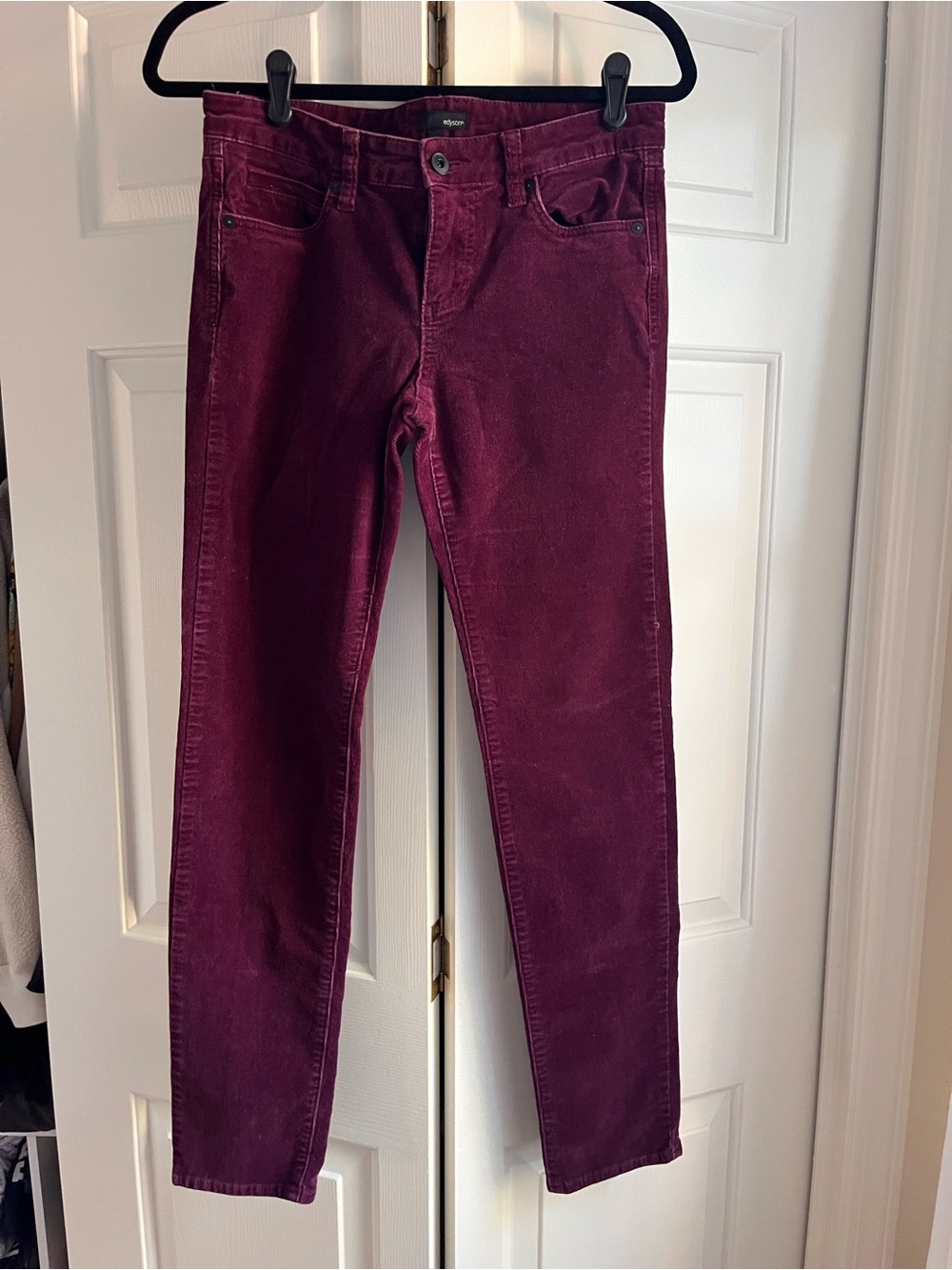 Edyson Women’s Skinny Corduroy Jeans in Deep Burgundy